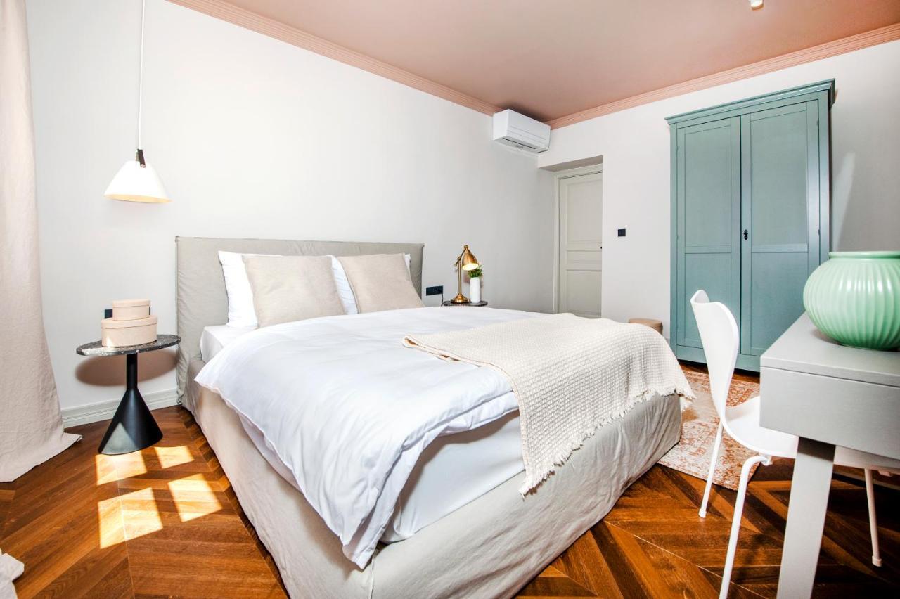 Campitelli Design Apartment Ровінь Екстер'єр фото
