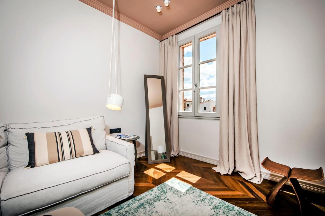 Campitelli Design Apartment Ровінь Екстер'єр фото